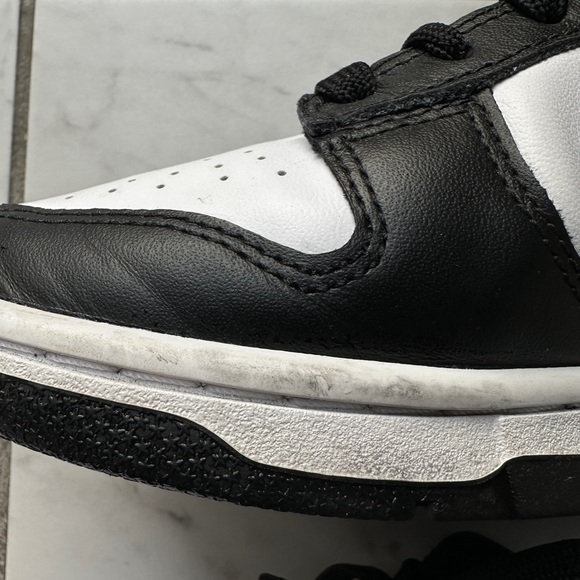 Nike Dunk Low Black and White - Picture 5 of 10